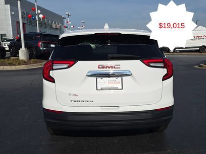 Used 2024 GMC Terrain SLE
