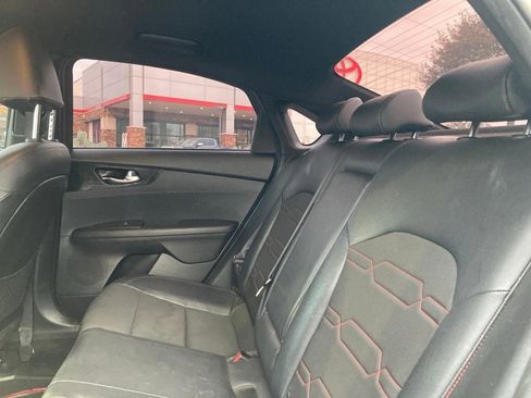 Used 2022 Kia Forte GT w/ GT Technology Package image 11