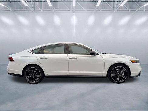 Used 2024 Honda Accord Sport image 7