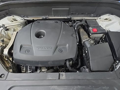 Used 2022 Volvo XC90 T6 Momentum w/ Climate Package image 13