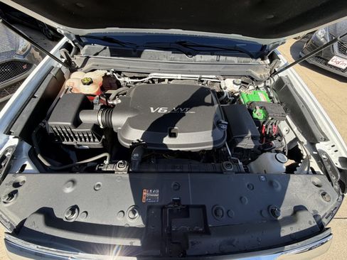 Used 2021 GMC Canyon AT4 w/ Driver Alert Package image 8