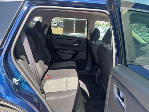 Used 2025 Nissan Rogue SV FWD image 28