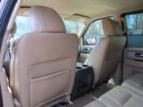 Used 2011 Ford Expedition XLT w/ 201A Rapid Spec Order Code image 19
