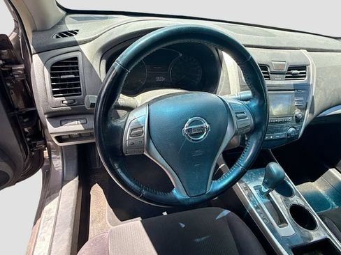Used 2013 Nissan Altima 2.5 SV FWD image 16