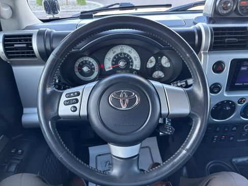 Used 2007 Toyota FJ Cruiser 4WD image 9