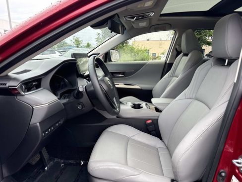 Used 2022 Toyota Venza Limited w/ Advanced Technology Package AWD/4WD image 10
