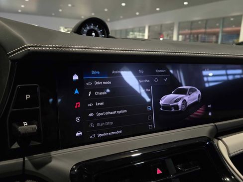 Used 2025 Porsche Panamera GTS image 37
