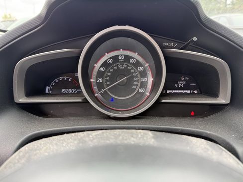 Used 2016 MAZDA MAZDA3 i Touring w/ Popular Equipment Package image 5