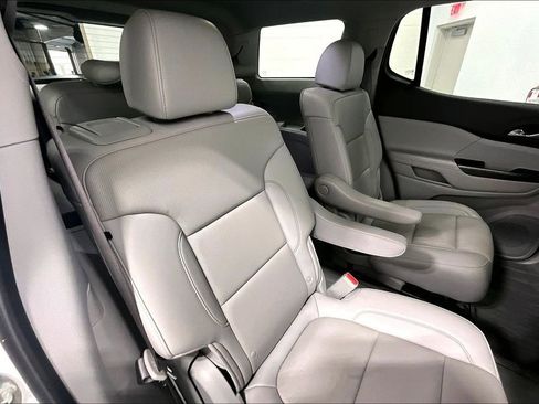 Used 2022 GMC Acadia SLT w/ Preferred Package FWD image 29
