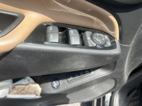 Used 2023 Chevrolet Equinox Premier FWD image 9