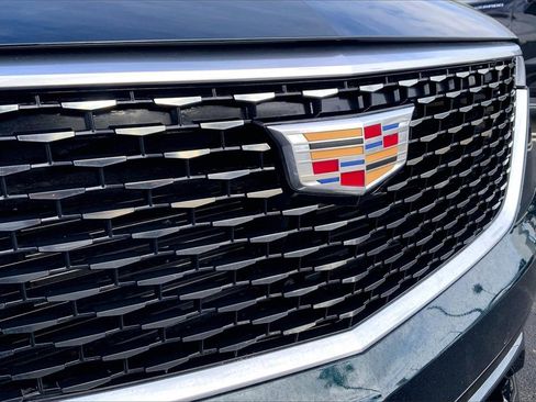 Used 2025 Cadillac XT6 Premium Luxury image 37