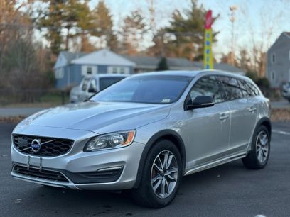 Used 2018 Volvo V60 T5 Cross Country w/ Convenience Package