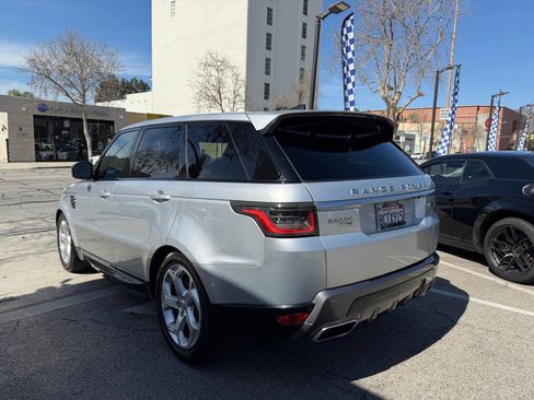 Used 2018 Land Rover Range Rover Sport HSE image 11