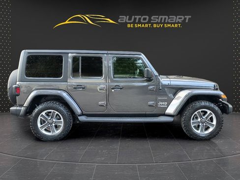 Used 2019 Jeep Wrangler Unlimited Sahara AWD/4WD image 6