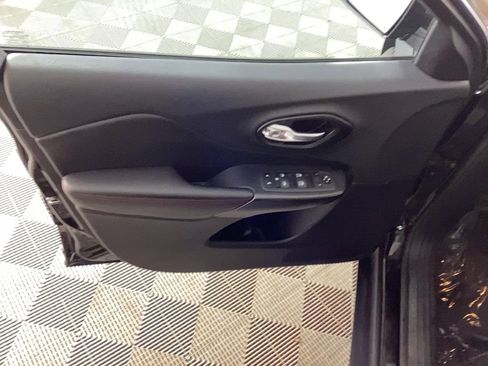 Used 2022 Jeep Cherokee Trailhawk w/ Trailer Tow Group image 16