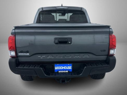Used 2019 Toyota Tacoma SR5 w/ Four Season Floor Mat Package AWD/4WD image 6