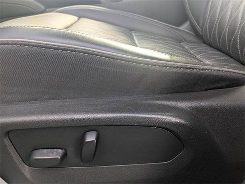 Used 2022 Buick Envision Avenir w/ Technology Package II image 21