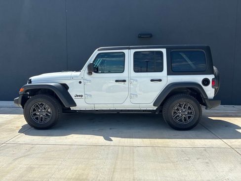 Used 2025 Jeep Wrangler Unlimited Sport AWD/4WD image 7