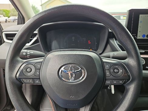 Used 2026 Toyota Corolla LE FWD image 15