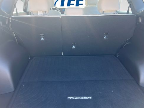 Certified 2025 Hyundai Tucson SE FWD image 17