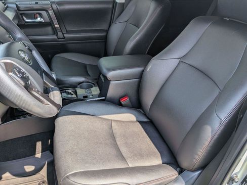 Used 2021 Toyota 4Runner TRD Off-Road Premium w/ Moonroof Package AWD/4WD image 28