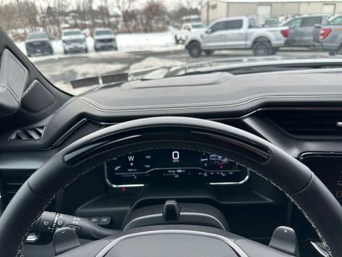 Used 2025 GMC Sierra 1500 Denali Ultimate image 12