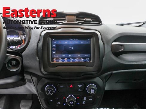 Used 2021 Jeep Renegade Latitude image 12