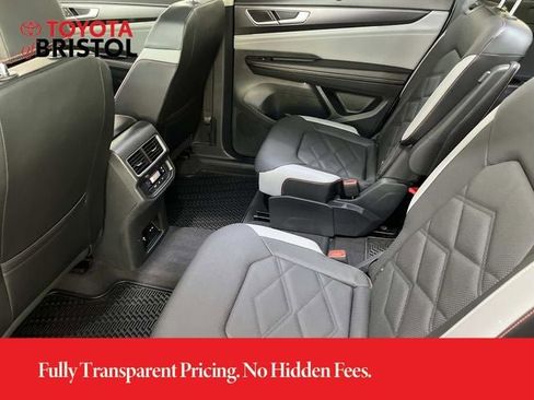 Used 2024 Volkswagen Atlas Peak Edition SEL AWD/4WD image 19