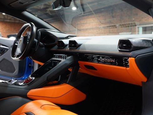 Used 2020 Lamborghini Huracan EVO RWD image 61