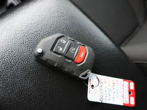 Used 2019 Jeep Wrangler Unlimited Sport S AWD/4WD image 32