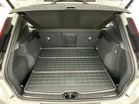 Used 2025 Volvo XC40 B5 Plus w/ Climate Package image 25