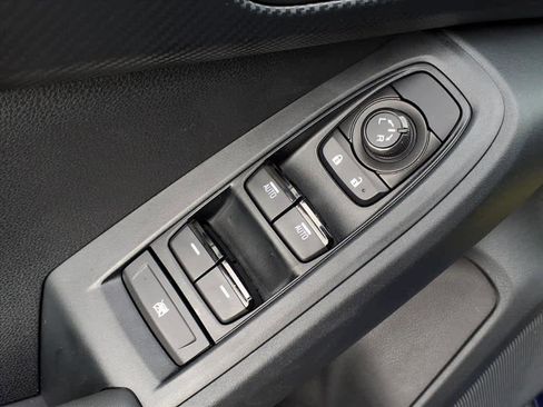 Used 2025 Subaru Crosstrek 2.0i Premium w/ Convenience Package #2 image 28