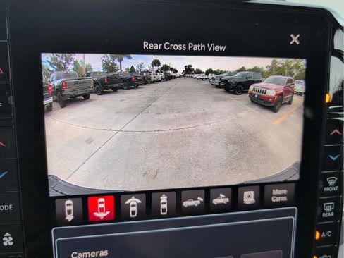 New 2026 RAM 2500 Laramie AWD/4WD image 22