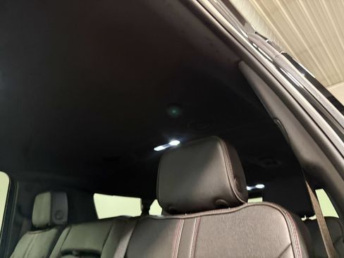 Used 2025 Chevrolet Suburban RST w/ Comfort Package AWD/4WD image 9