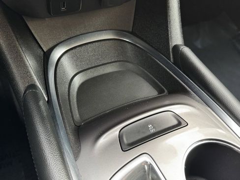 Used 2017 Chevrolet Malibu Hybrid image 15