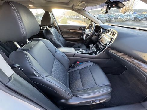 Used 2017 Nissan Maxima Platinum image 9