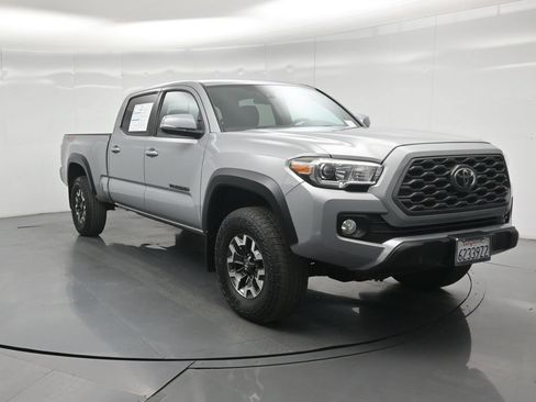 Used 2020 Toyota Tacoma TRD Off-Road w/ Technology Package AWD/4WD image 44