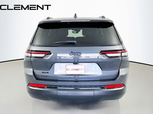 Used 2023 Jeep Grand Cherokee L Laredo image 8
