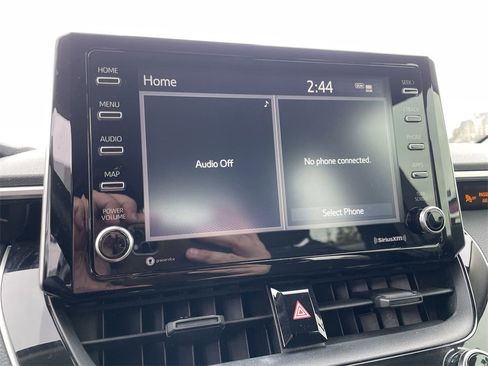 Used 2021 Toyota Corolla LE image 12