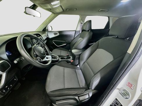 Used 2022 Kia Soul LX w/ Technology Package FWD image 13