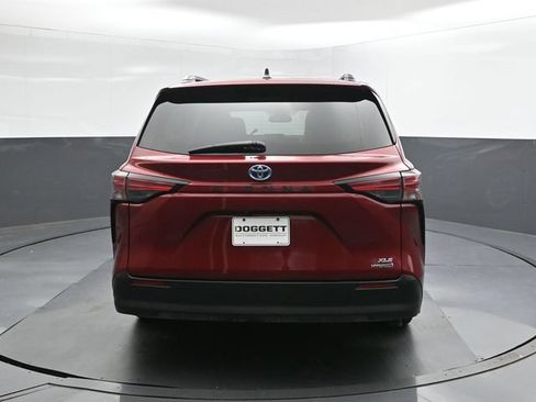 Used 2021 Toyota Sienna XLE FWD image 8