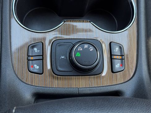 Used 2021 GMC Acadia SLE w/ GMC Pro Grade Package image 20