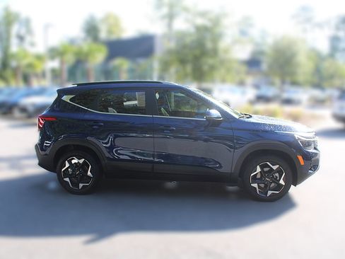Certified 2026 Kia Seltos EX FWD image 13