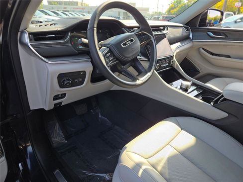 Used 2022 Jeep Grand Cherokee Overland w/ MOPAR Finishing Package image 25