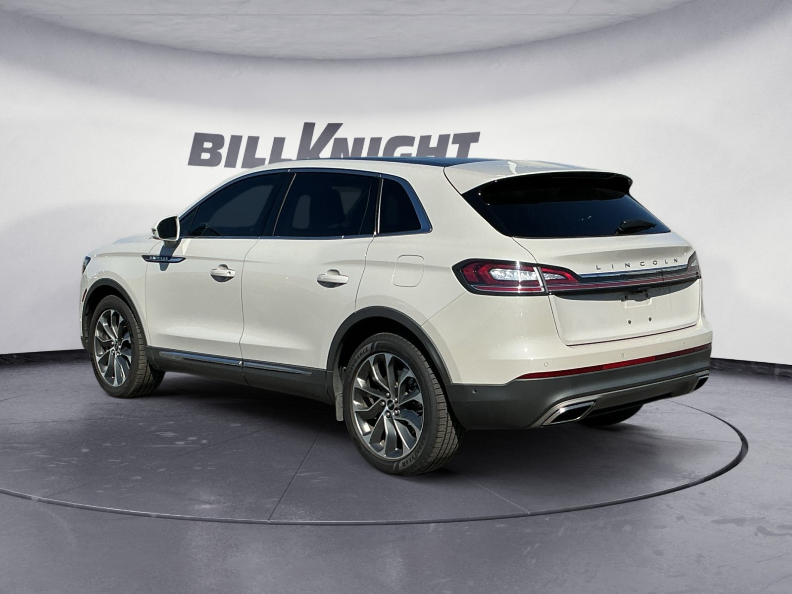 Used 2021 Lincoln Nautilus Reserve AWD/4WD image 4