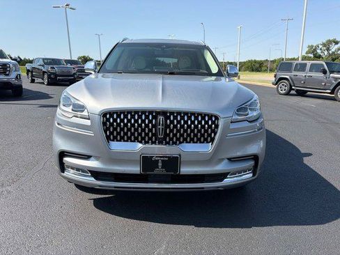 Used 2021 Lincoln Aviator Black Label w/ Class IV Trailer Tow Package AWD/4WD image 2