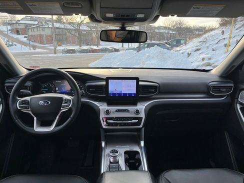 Certified 2022 Ford Explorer XLT w/ Equipment Group 202A image 14