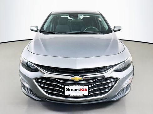 Used 2023 Chevrolet Malibu LT FWD image 2