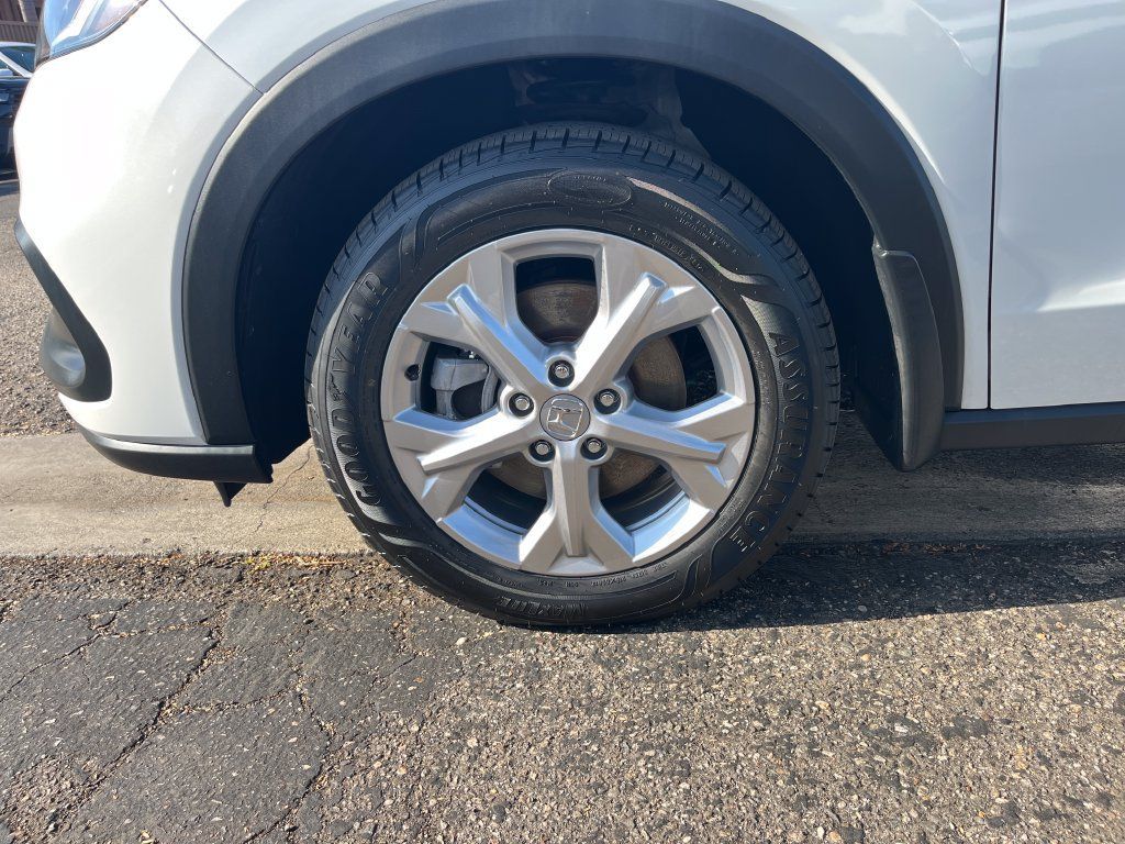 Certified 2024 Honda HR-V LX image 28