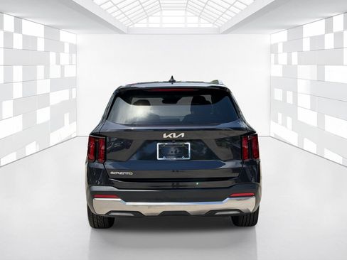 Used 2025 Kia Sorento EX FWD image 6